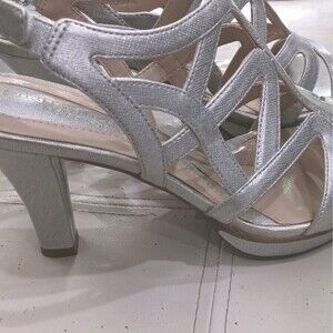 Naturalizer Women’s Silver Synthetic Size 6 Strappy Open Toe Buckle Heels